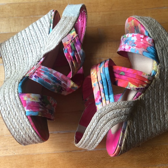 Gianni Bini Espadrilles 6.5M Heel height: 5 inches. - Picture 3 of 6